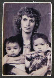Kariman with her children (Photo credit: Dalia Khamissy / ACT for the Disappeared)